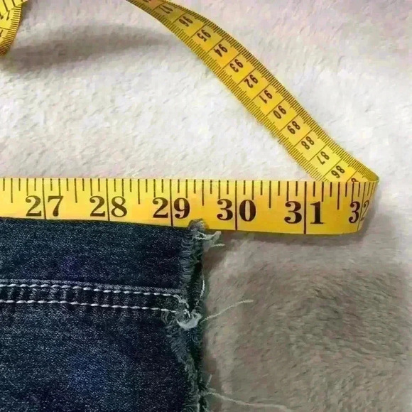 Earl Women Embroidered Embellished Strait jeans Size 12 Raw hem Rodeo Rockabilly - Picture 11 of 12